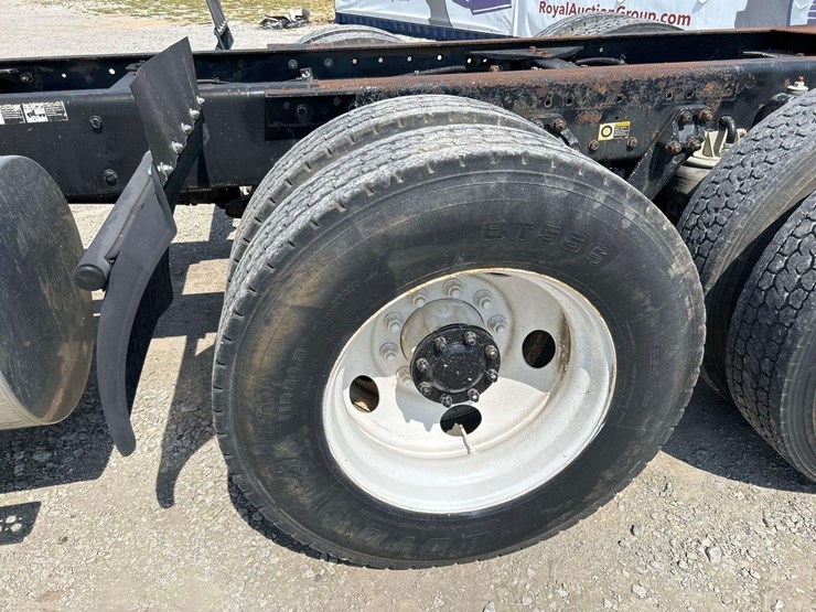 2004-kenworth-t800-image-24