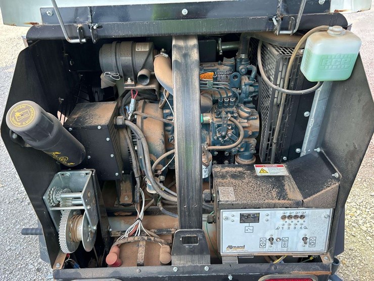2019-allmand-bros-night-lite-v-series-image-7