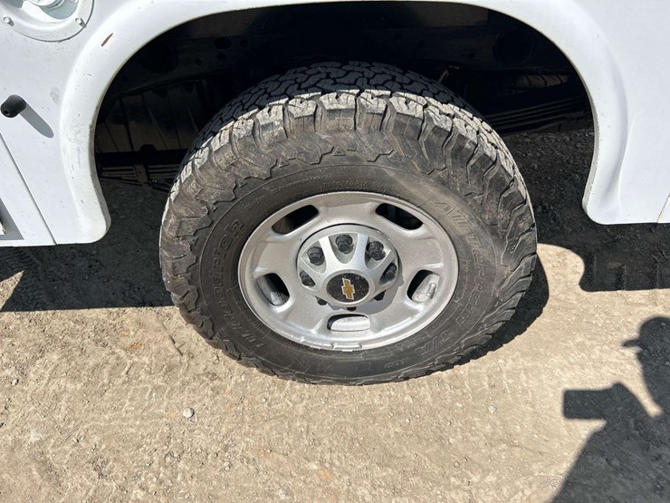 2019-chevrolet-2500-image-32