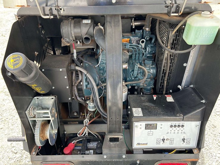 2019-allmand-bros-night-lite-v-series-image-7