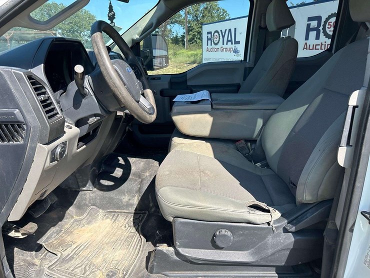 2022-ford-f250-xl-image-11
