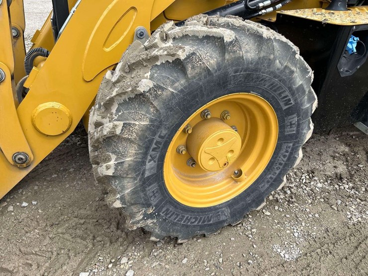 2021-caterpillar-428-image-26