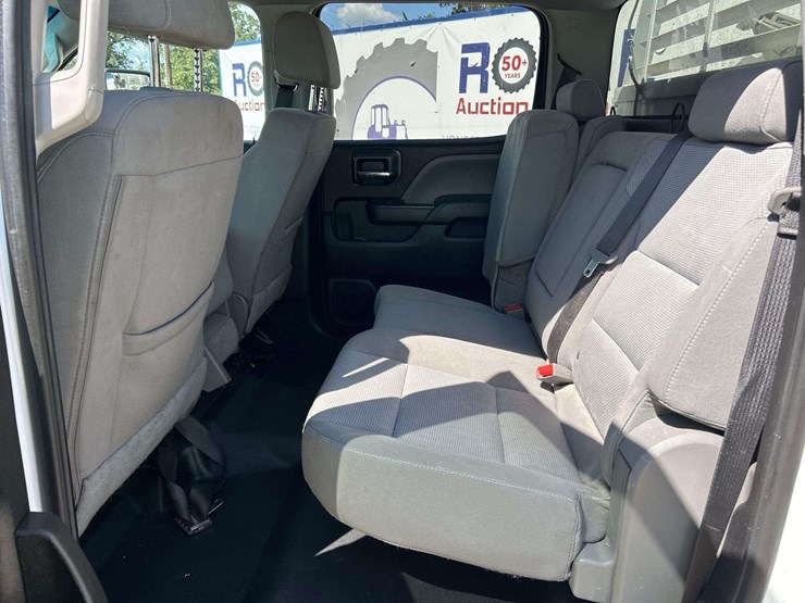 2019-chevrolet-2500-image-17