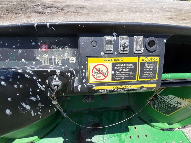 2010-john-deere-gator-image-12