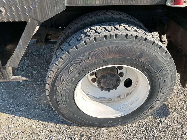 2005-international-durastar-4200-image-32