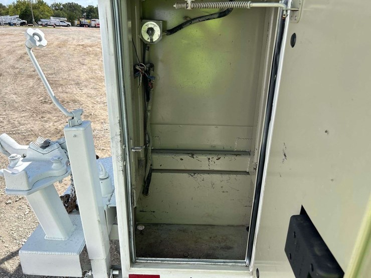 2019-chevrolet-2500-image-23