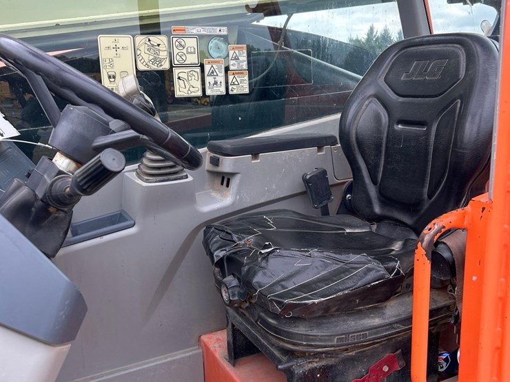 2018-jlg-g9-43a-image-19