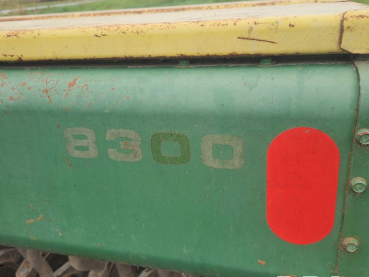 john-deere-8300-image-11