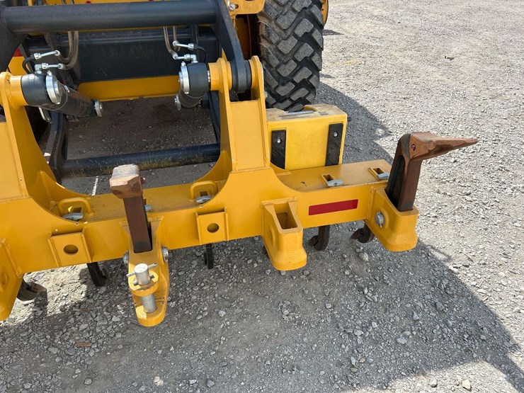 2025-deere-872gp-image-36