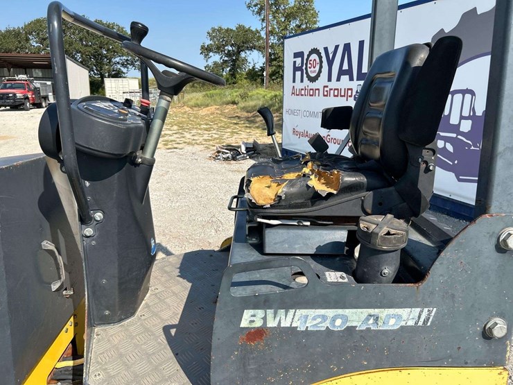 2007-bomag-bw120ad-4-tandem-vibratory-smooth-drum-roller-image-10