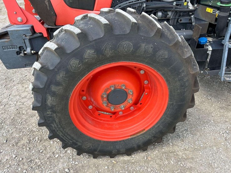 2017-kubota-m5-111d-image-24