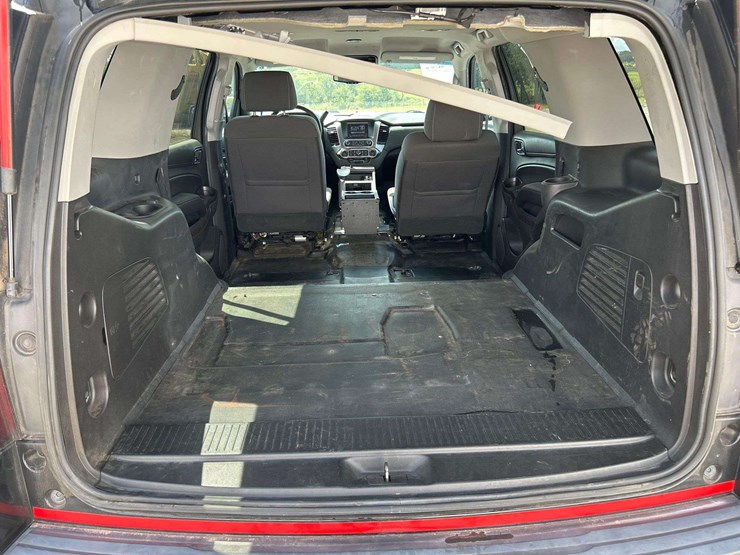 2017-chevrolet-tahoe-image-21