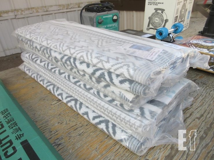 4-pack-6'-x-9'-outdoor-rug/mat,-100%-polypropylene-image-1
