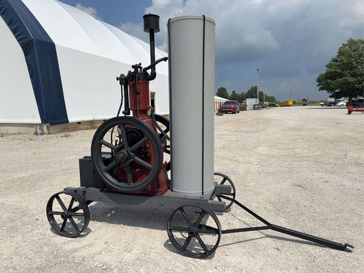 3-hp-international-harvester-“famous”-vertical-engine-image-1