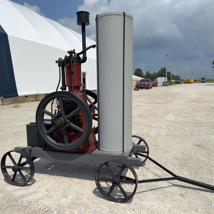 3 HP International Harvester “Famous” Vertical Engine
