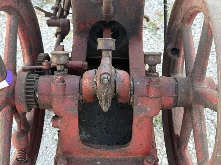 fuller-&-johnson-2-hp-hit-&-miss-engine-on-truck-cart-image-15