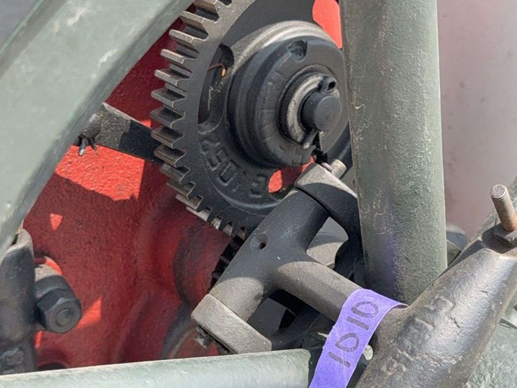 2-hp-international-harvester-“famous”-vertical-engine-with-cooling-tank-image-15
