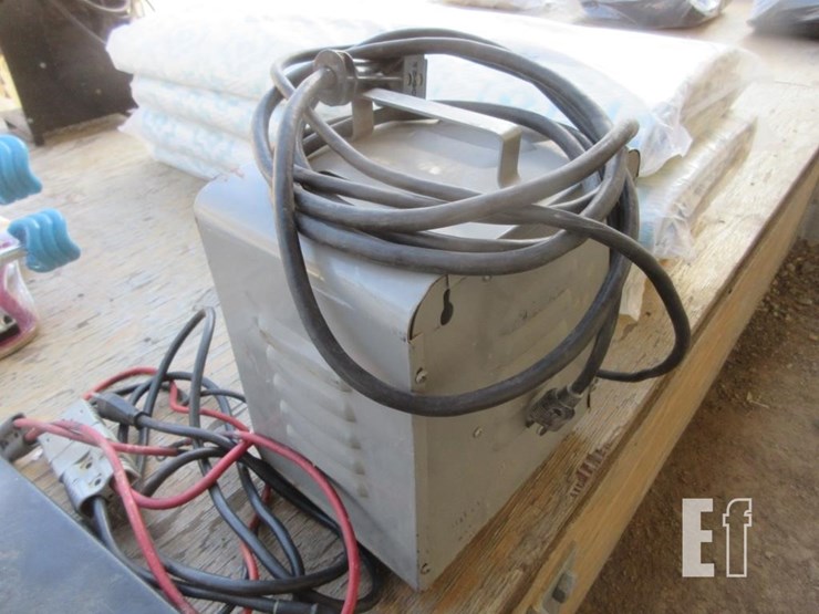ez-go-textron-total-charge-batter-charger,-120-vol-image-3