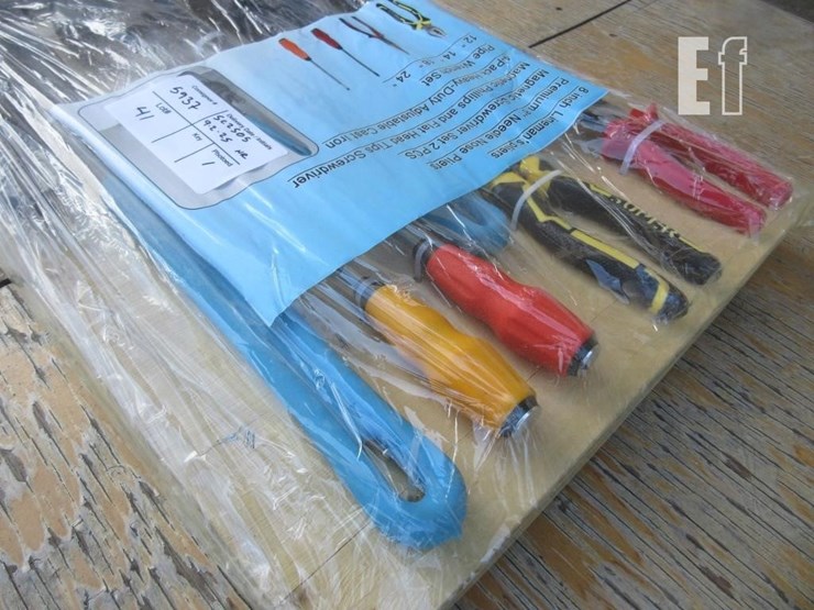 tool-set,-8"-lineman's-pliers,-8"-needle-nose-plie-image-3