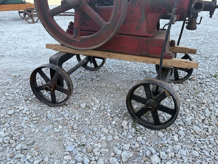 fuller-&-johnson-2-hp-hit-&-miss-engine-on-truck-cart-image-30