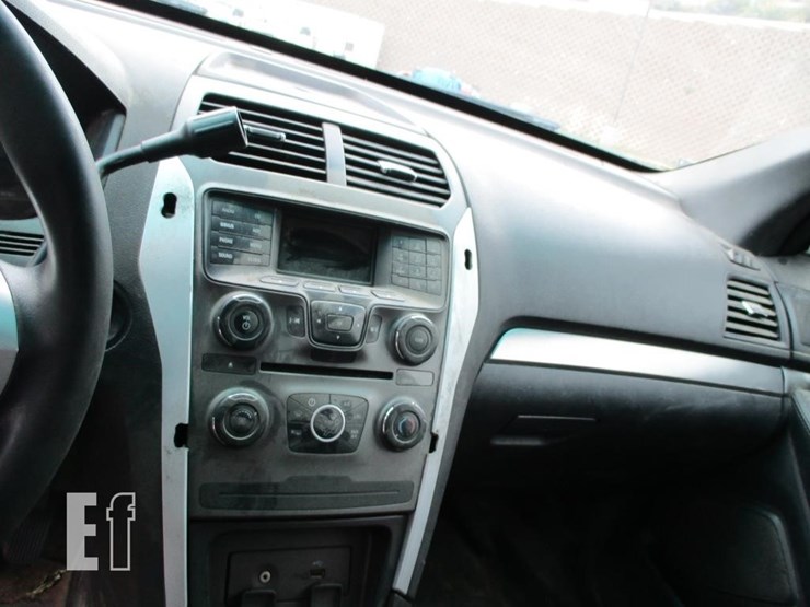 2014-ford-explorer-image-8