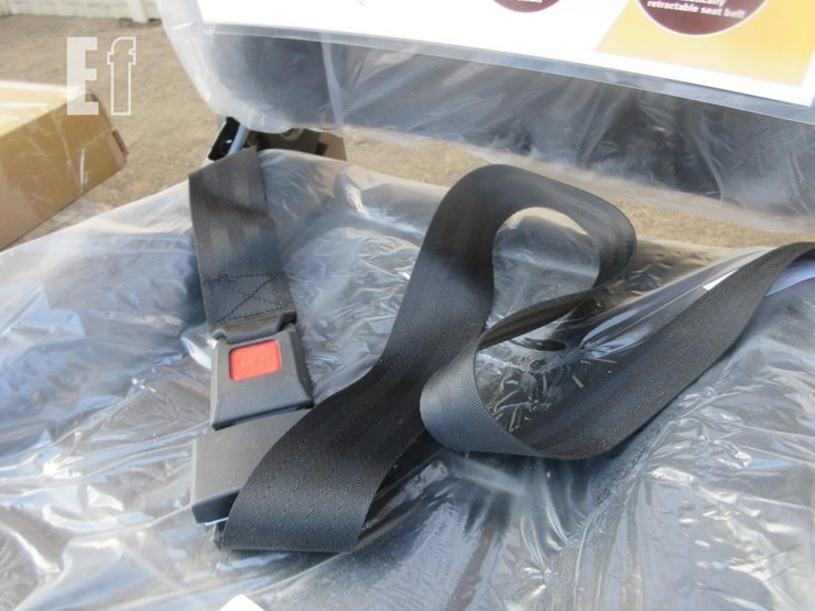 27.6"-x-17.7"-x-17.7"-equipment-seat,-adjustable-h-image-3