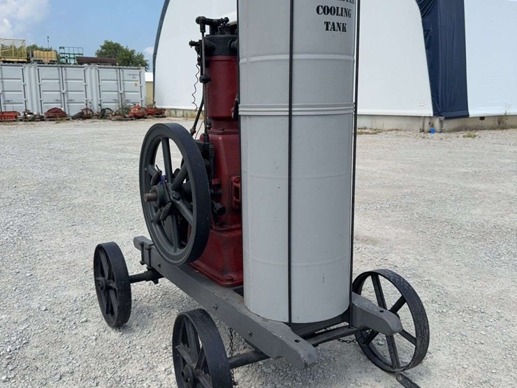 2-hp-international-harvester-“famous”-vertical-engine-with-cooling-tank-image-51