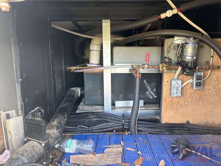 2008-featherlite-trailer-with-generator-,-vin-#-4fge853218c108480-generator-vin--4tcsu18516h185904-image-12