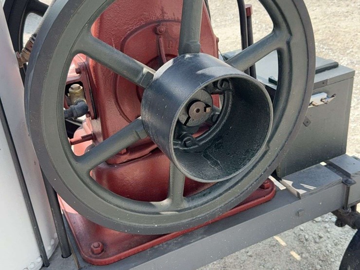 3-hp-international-harvester-“famous”-vertical-engine-image-38