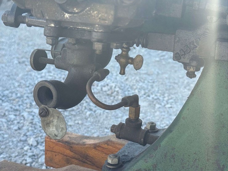 hercules-1½-hp-hit-&-miss-engine-on-truck-image-26