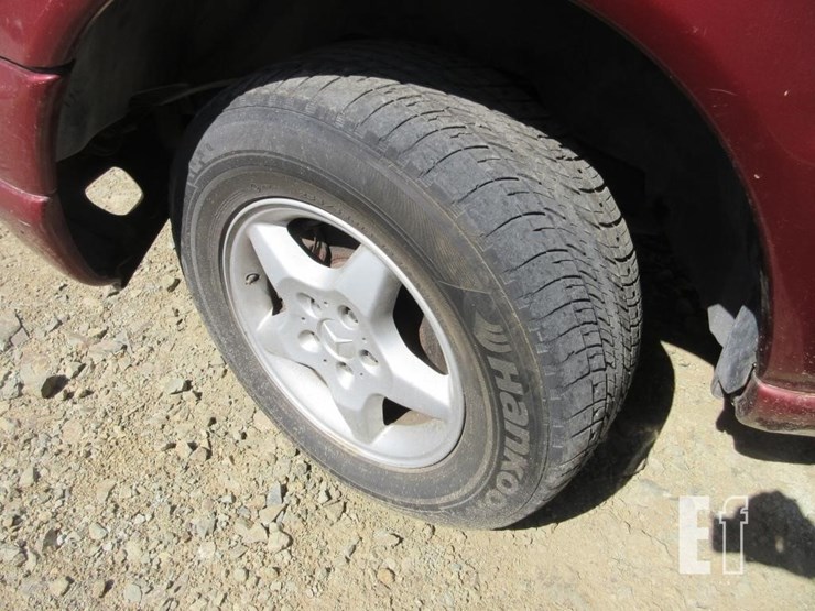 2001-mercedes-benz-ml320-image-16