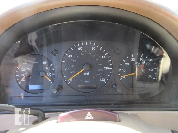 2001-mercedes-benz-ml320-image-18