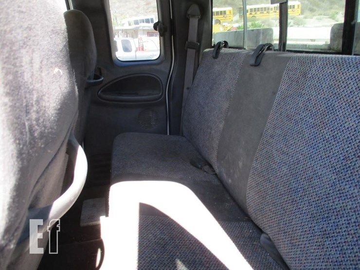 2002-dodge-2500-image-11