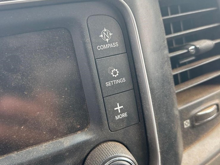2013-dodge-ram-2500-image-27