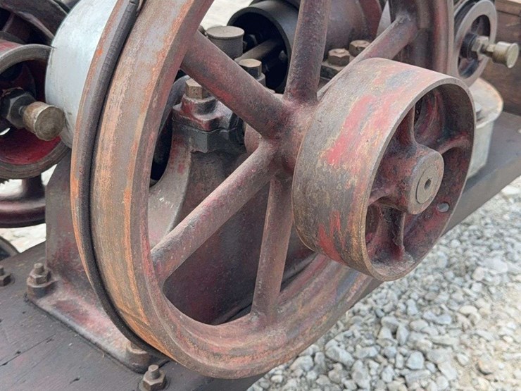 international-tom-thumb-engine-image-17
