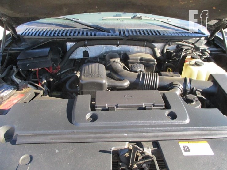 2010-ford-expedition-image-5
