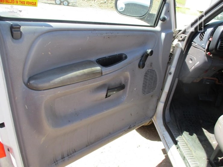 2002-dodge-2500-image-10