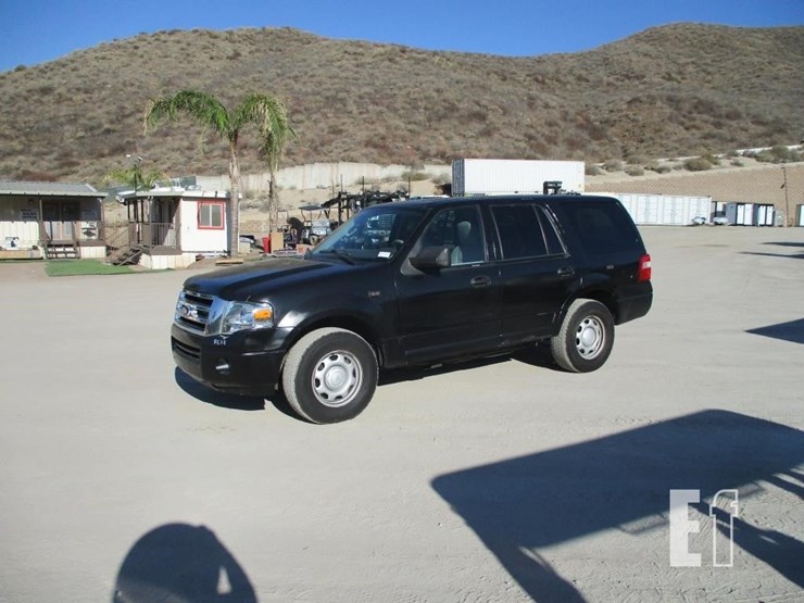 2010-ford-expedition-image-1