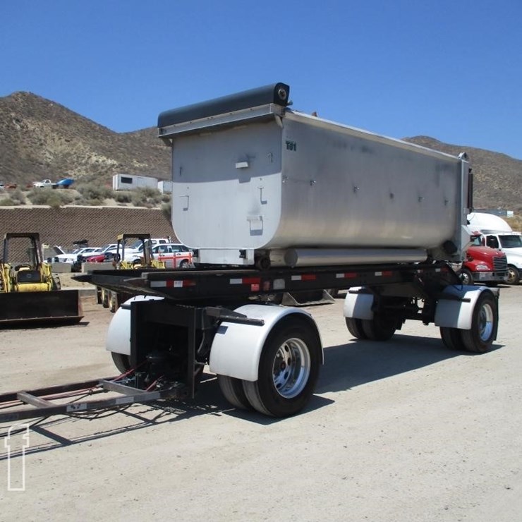 2002 PETERBILT 365