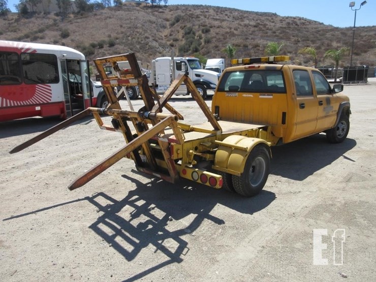 2001-gmc-3500-image-3