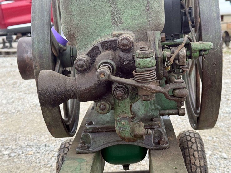 john-deere-1½-hp-type-e-hit-and-miss-engine-image-9