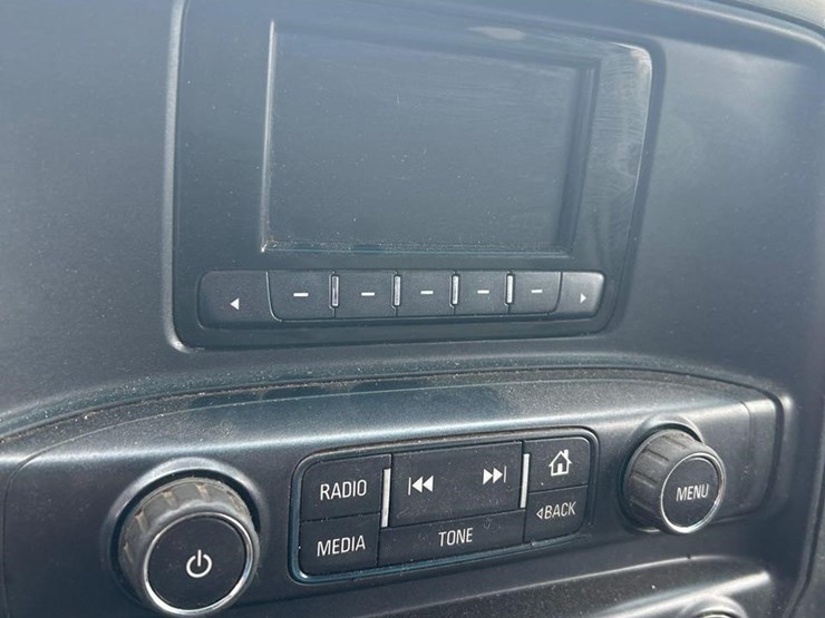 2015-chevrolet-silverado-2500hd-image-27