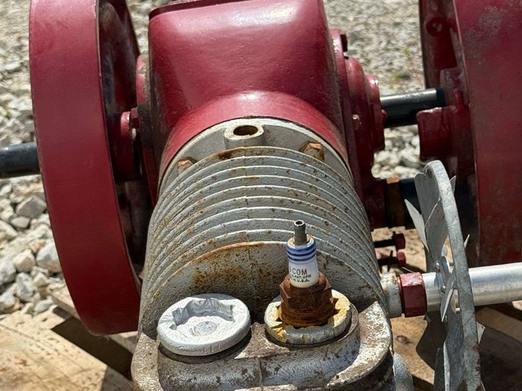 ideal-model-r-engine-image-9
