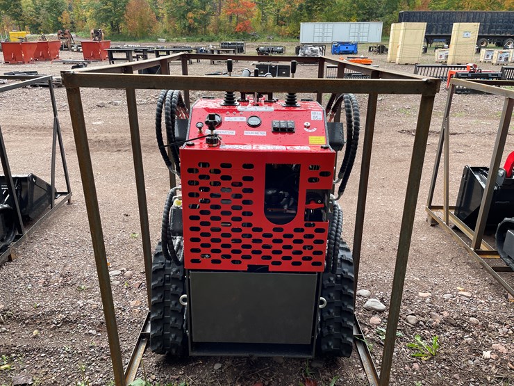 #8172-•-agt-compact-track-loader-image-5