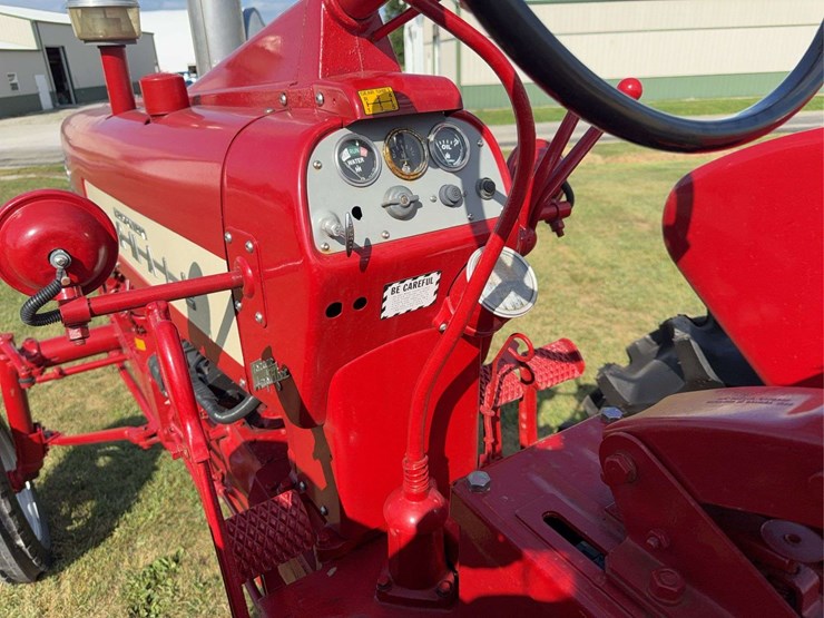 farmall-350-diesel-high-crop-image-45