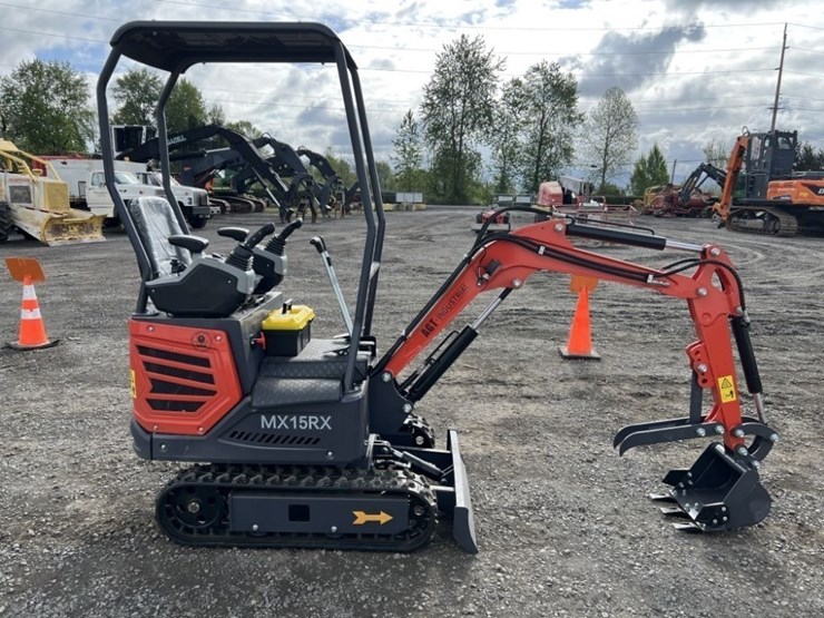 2025-cfg-mx15rx-mini-hydraulic-excavator-image-3