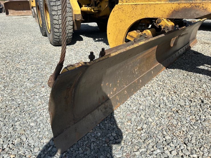 deere-770bh-image-33