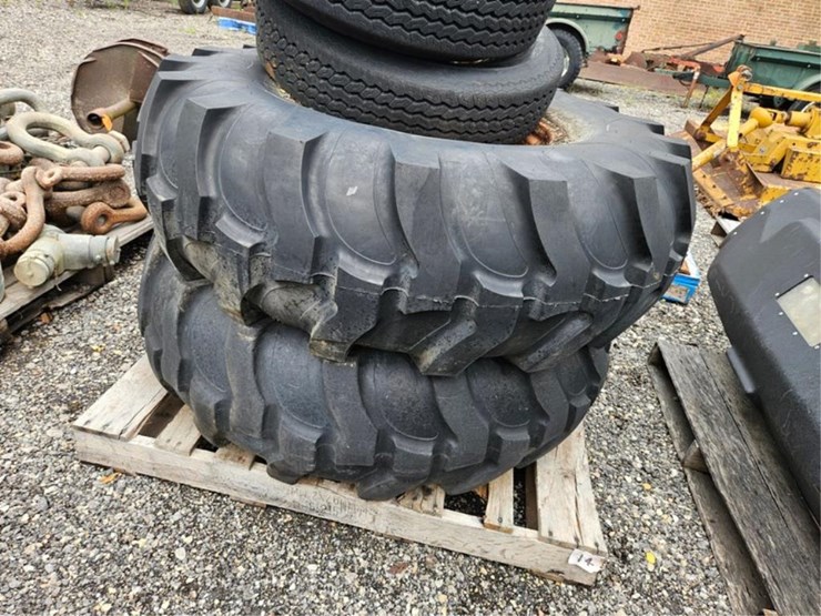 #2097-•-16.9-24-tires-&-rims-image-12