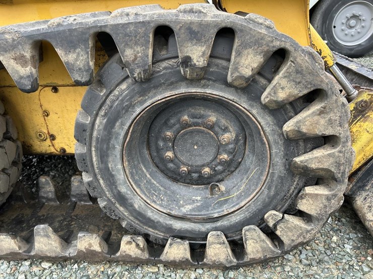 deere-240-image-43