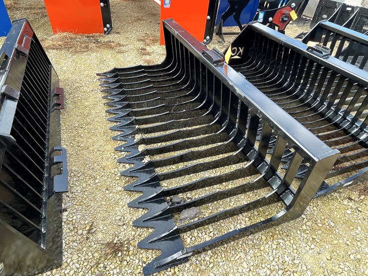 #3012-•-skid-steer-6'-6"-rock-bucket-image-1